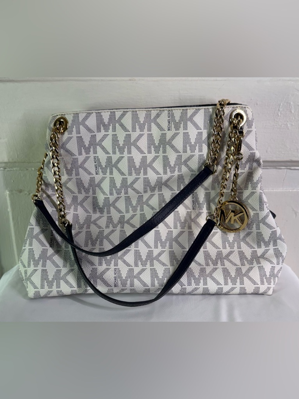 Michael Kors Jet Set Large Logo Tote Bag - Vanilla Signature Print - Chainlink - Picture 2 of 16
